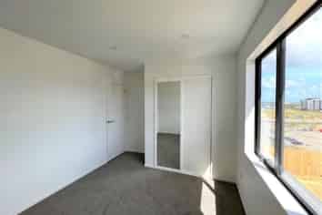 13 Serpent Road, Flat Bush