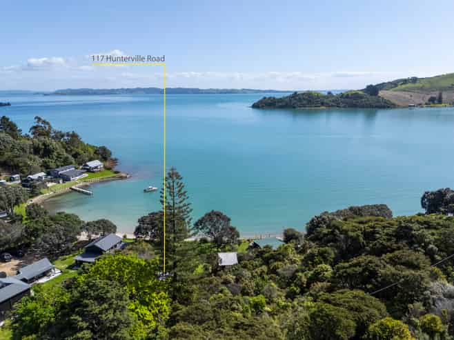 117 Hunterville Road, Waiheke Island