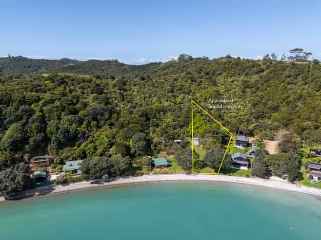 117 Hunterville Road, Waiheke Island