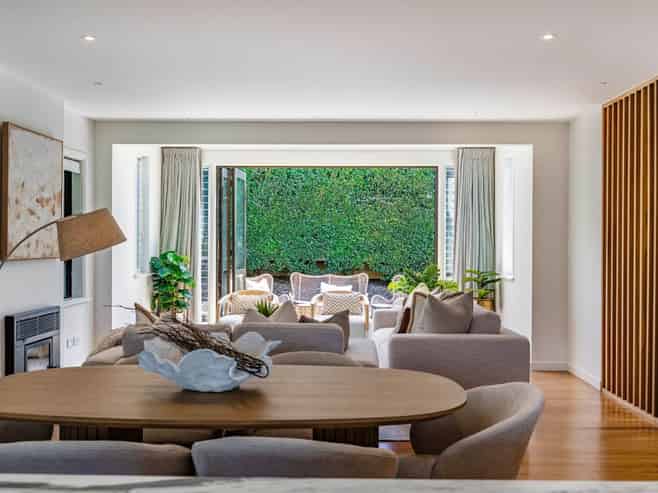 9 Riddell Road, Glendowie