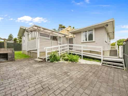 14 Chilcott Road, Henderson