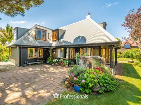 106 Epuni Street, Epuni