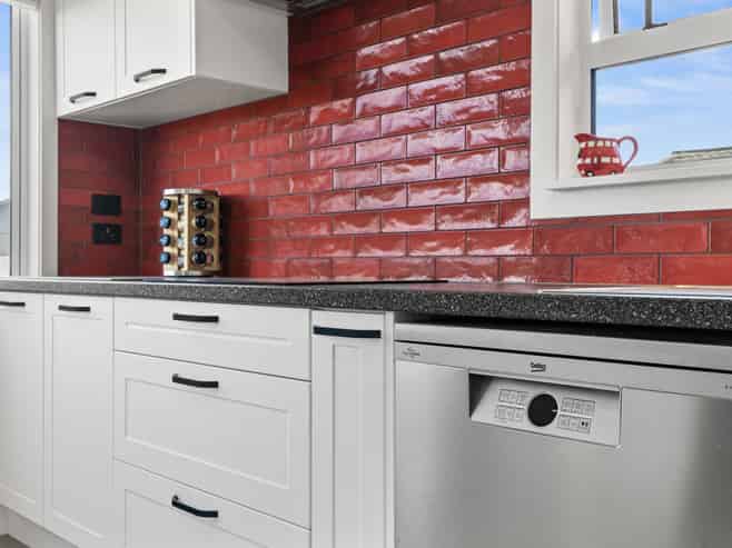 25 Lindsey Crescent, Springvale