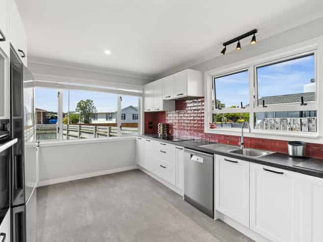 25 Lindsey Crescent, Springvale