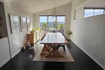 30 Grendon Road, Titirangi