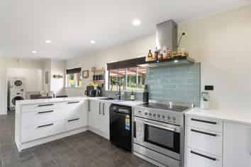 32 Matai Street, Mamaku