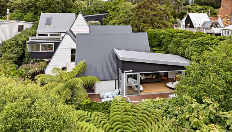 64 Ranui Crescent, Khandallah