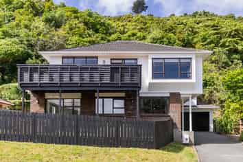 42 Vasanta Avenue, Ngaio