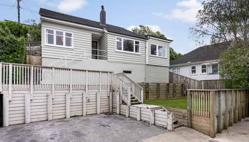 15 Aplin Terrace, Ngaio