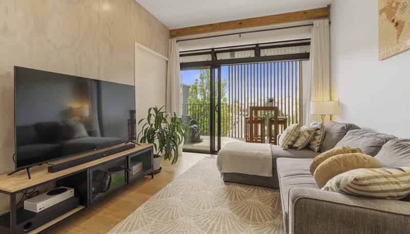 6/167 Hobsonville Point Road, Hobsonville