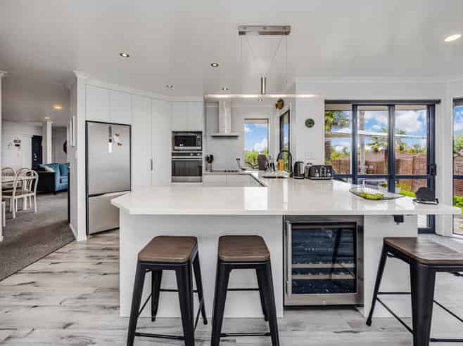 28 Earnslaw Crescent, Flat Bush