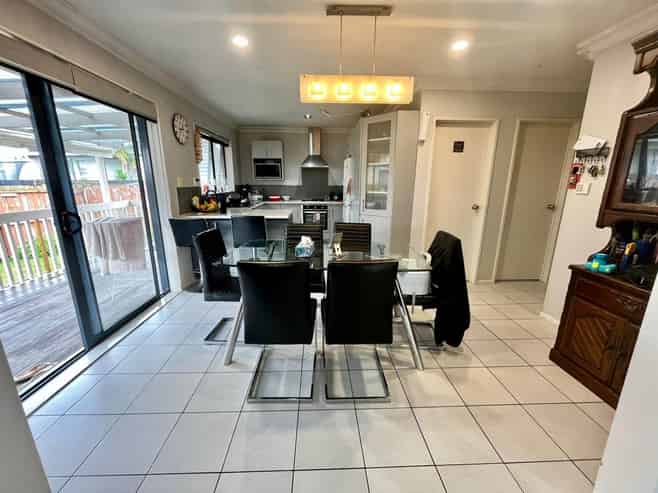 2/125 Russell Road, Manurewa