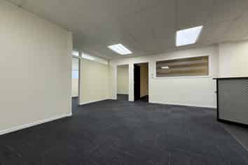 Tidy Birkenhead Office | 100 m2