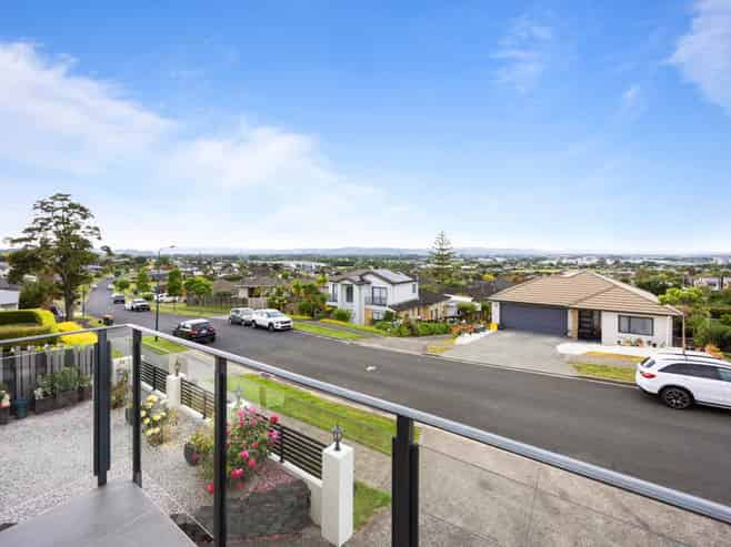 49 Saralee Drive, Manurewa