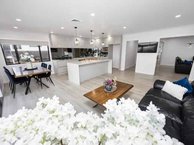 49 Saralee Drive, Manurewa