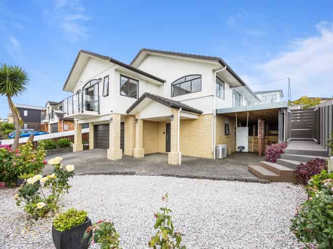49 Saralee Drive, Manurewa
