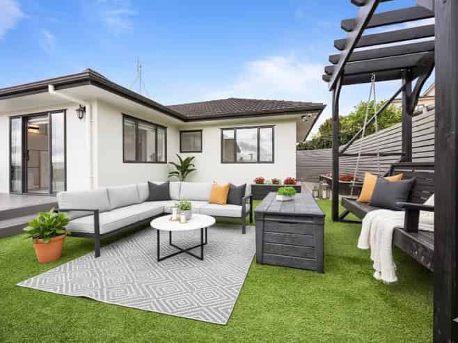 49 Saralee Drive, Manurewa