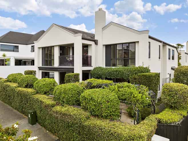 1/7 Rarangi Road, Saint Heliers