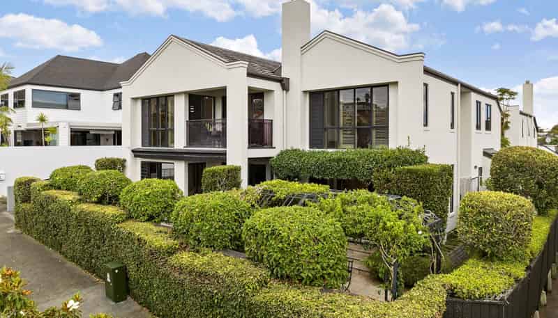 1/7 Rarangi Road, Saint Heliers