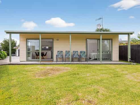 104A Kingswood Road, Brookfield