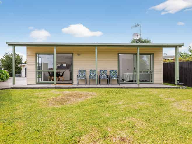 104A Kingswood Road, Brookfield