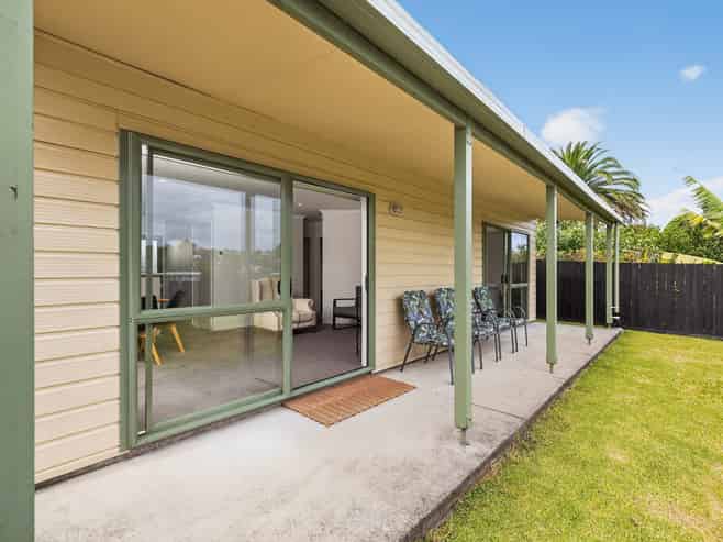 104A Kingswood Road, Brookfield