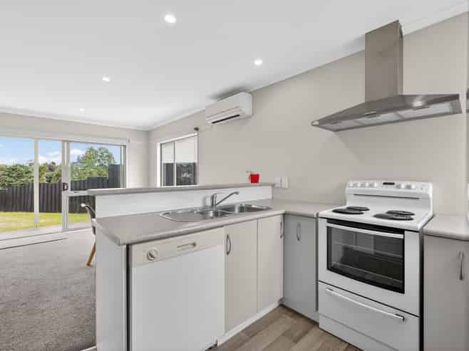 104A Kingswood Road, Brookfield