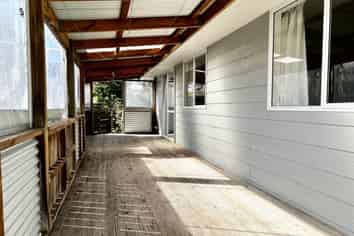 6 Harbour Crest Drive, Waiuku