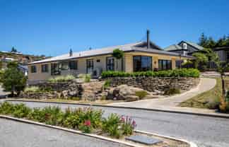 2 Hart Place, Alexandra