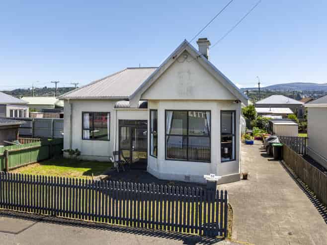 30 Young Street, Saint Kilda