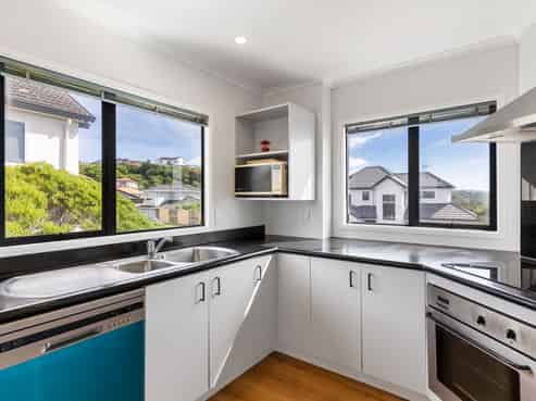 10 Bennett Grove, Newlands