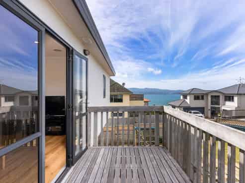 10 Bennett Grove, Newlands