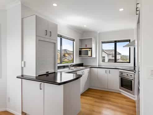 10 Bennett Grove, Newlands