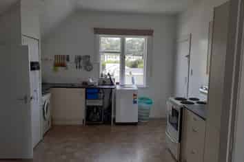 2/210 Rintoul Street, Berhampore