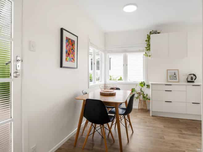 4 Locke Avenue, Hillsborough