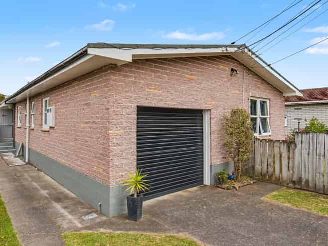 51 Alexander Road, Raumati Beach