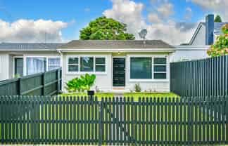 2/49 Russell Road, Manurewa