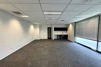 EXCELLENT ALBANY GROUND FLOOR OFFICE 
