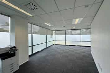 EXCELLENT ALBANY GROUND FLOOR OFFICE 
