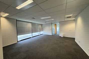 EXCELLENT ALBANY GROUND FLOOR OFFICE 
