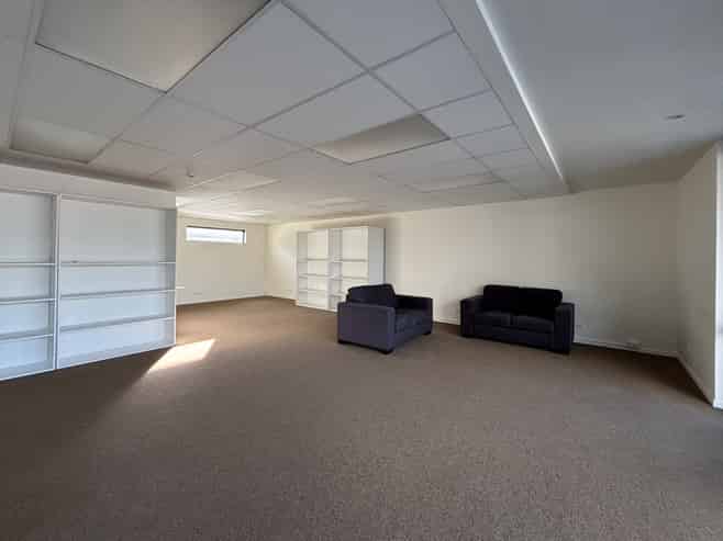 Middle Floor - Office/Showroom