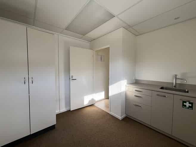 Middle Floor - Office/Showroom