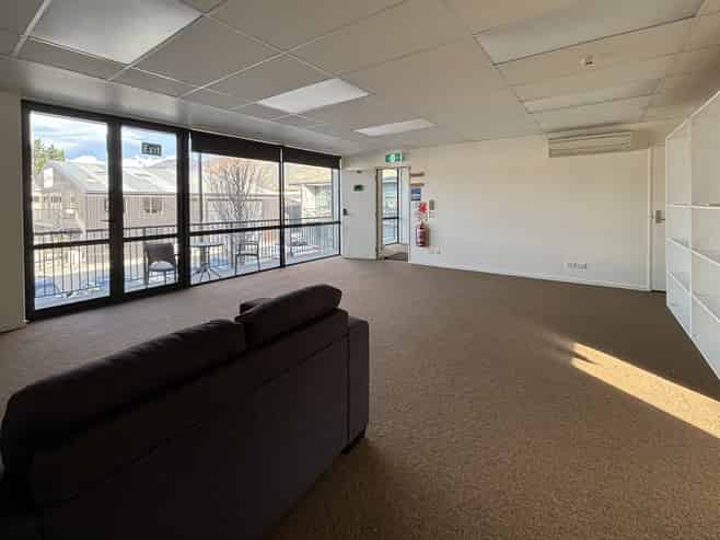 Middle Floor - Office/Showroom