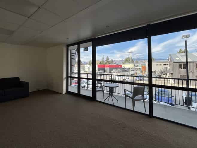 Middle Floor - Office/Showroom