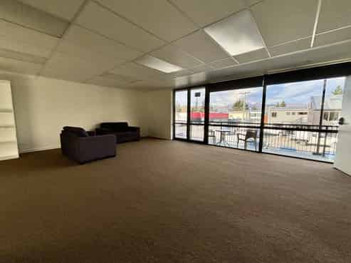 Middle Floor - Office/Showroom