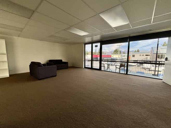 Middle Floor - Office/Showroom