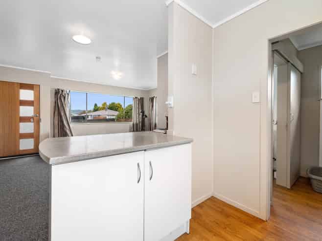 1/30 Clyde Street , Utuhina