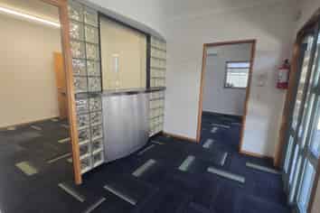 Convenient Industrial Warehouse Unit