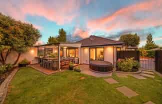 11 Baltic Place, Northwood