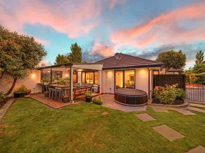 11 Baltic Place, Northwood